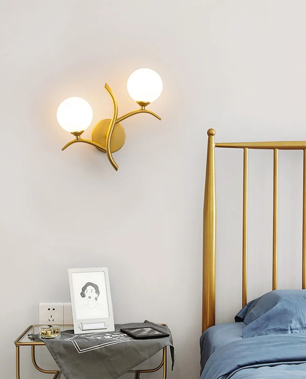 Nowoczesna Metalowa Lampa Ścienna Hunter Kinkiet Szklana Kula