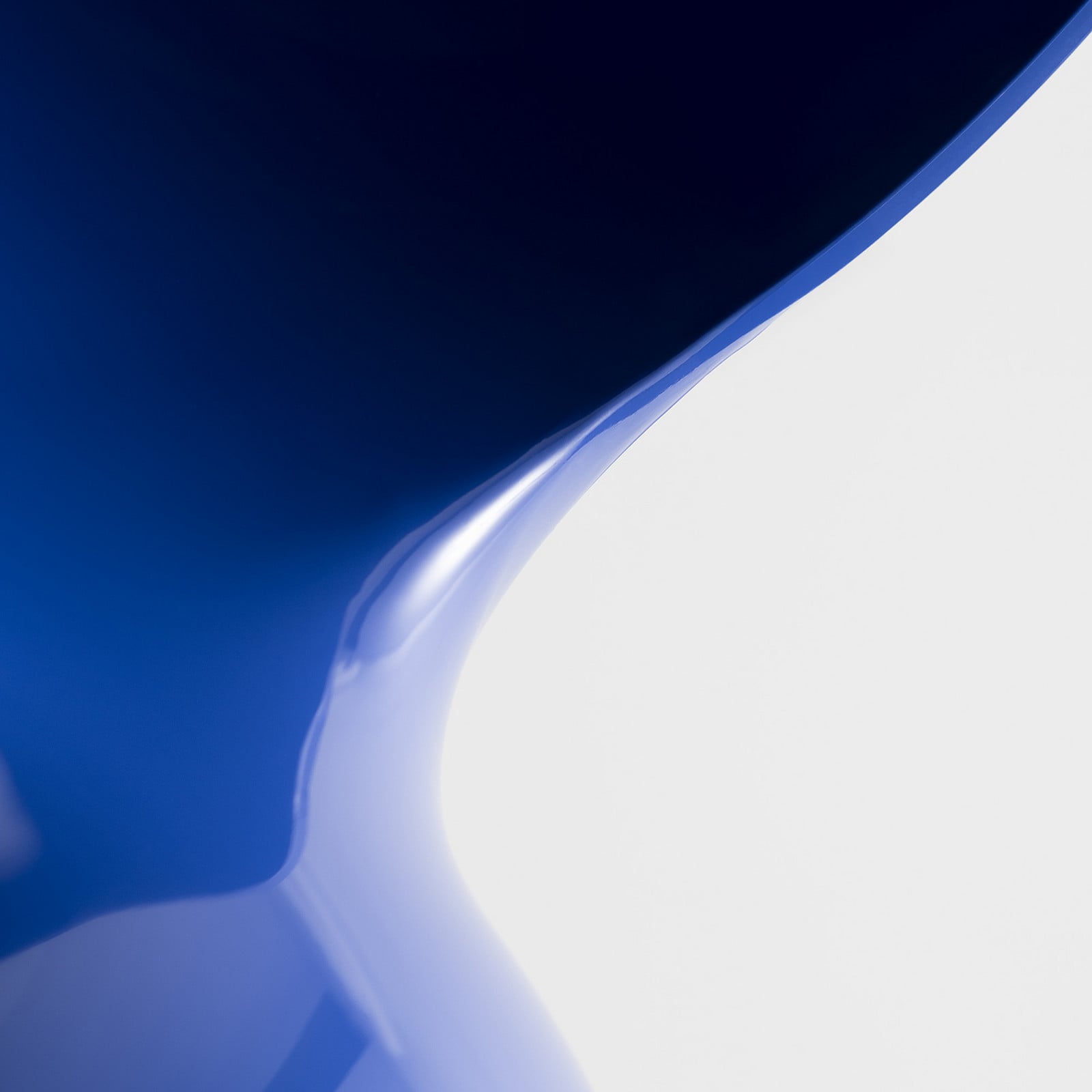 Lampa stołowa Artemide Dalú niebieska wysokość 26 cm tworzywo sztuczne