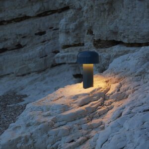 Lampa stołowa Flos LED z akumulatorem Bellhop niebieska 21 cm ściemniana