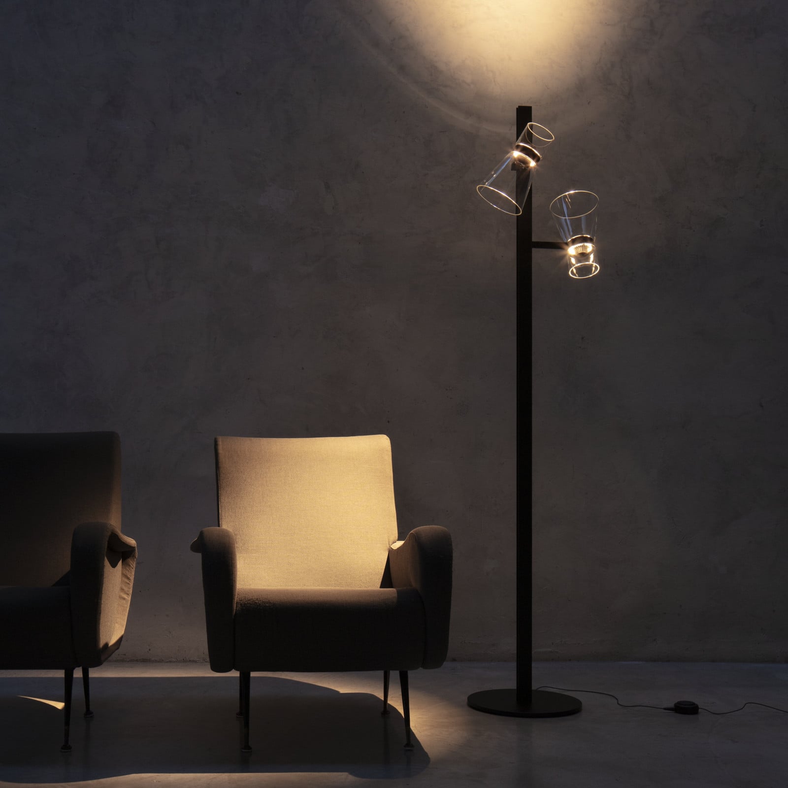Lampa stojąca LED Flos Nocturne F2 Cone czarna 2-punktowa 206 cm