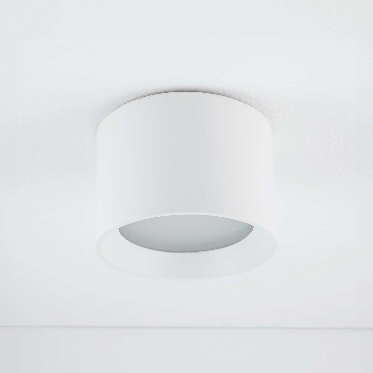 Plafon łazienkowy GX53, biały cylinder, 10 cm, IP54 8 Plafon łazienkowy GX53, biały cylinder, 10 cm, IP54 – zdjęcie 8