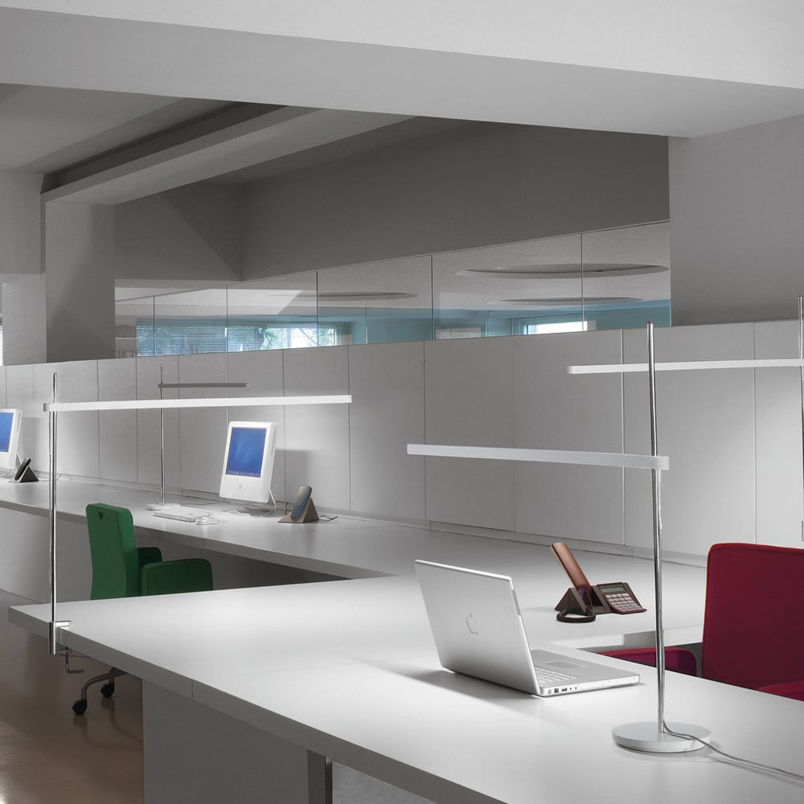 Artemide Talak Professional lampa stołowa LED biała