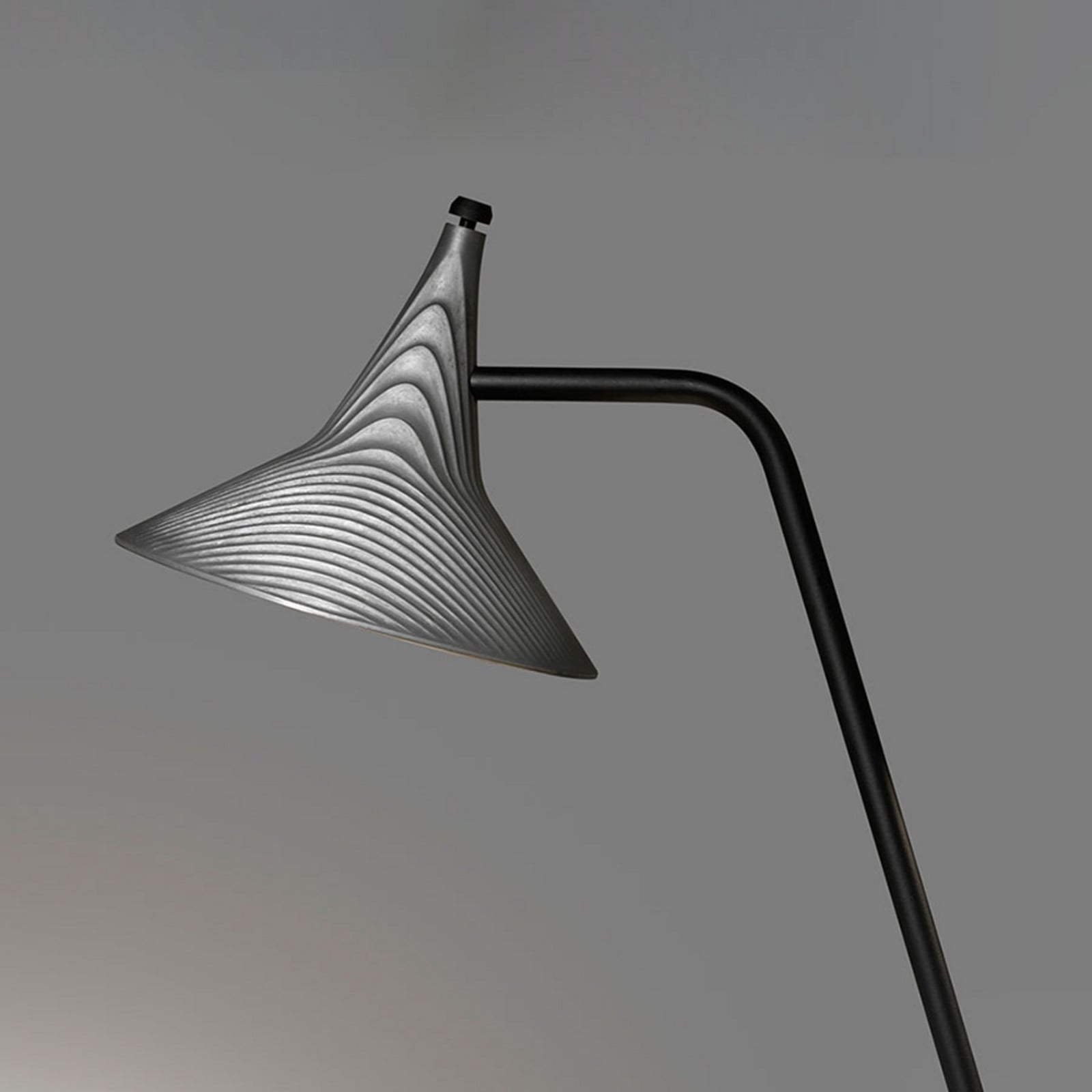 Artemide Unterlinden lampa stołowa aluminium 3000K