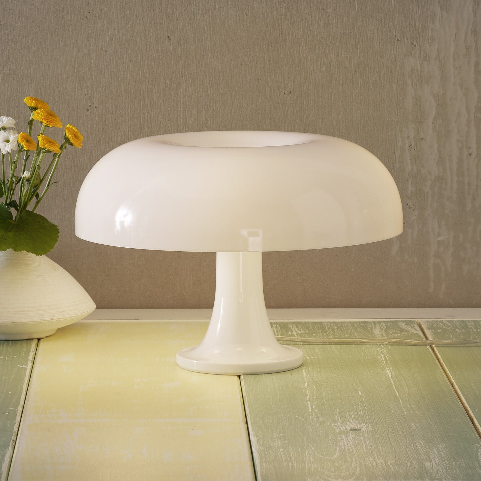 Artemide Nessino – lampa stołowa biała