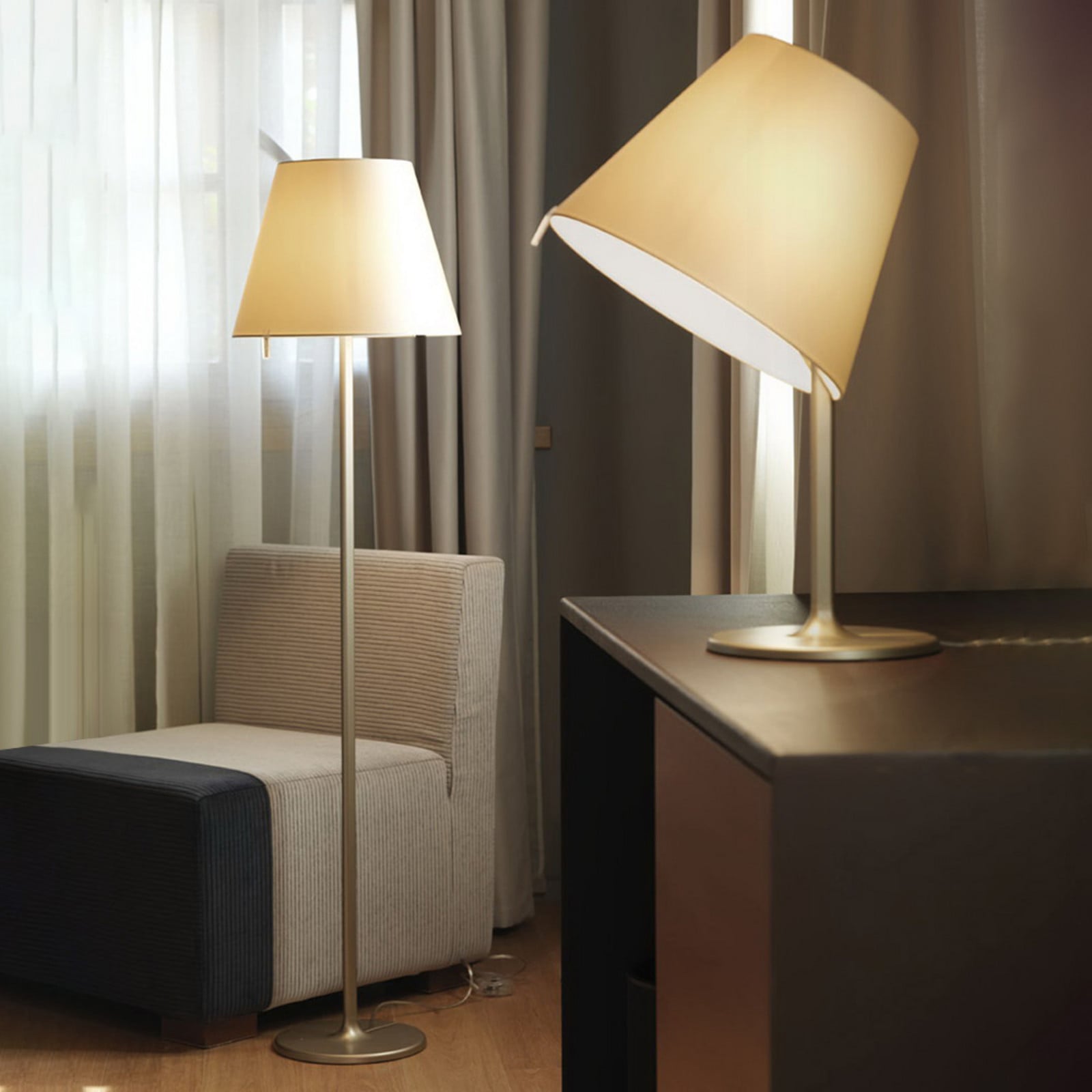 Artemide Melampo lampa podłogowa 163 cm brąz ecru