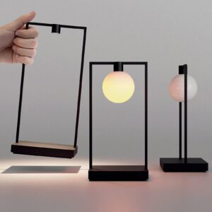 Lampa stołowa Artemide Curiosity 36 ze szklanym kloszem