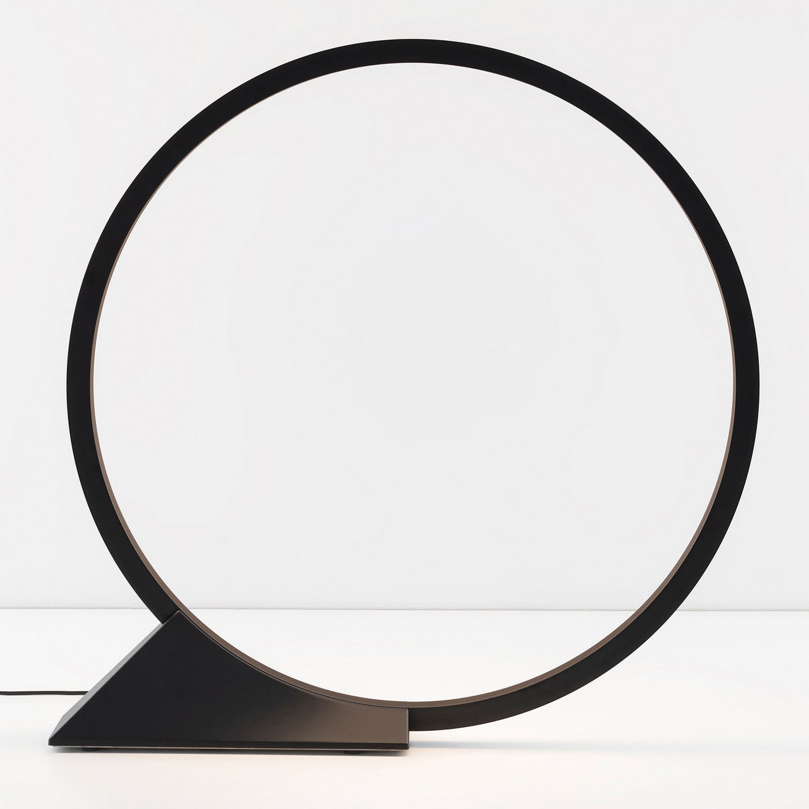Artemide O lampa stojąca LED App