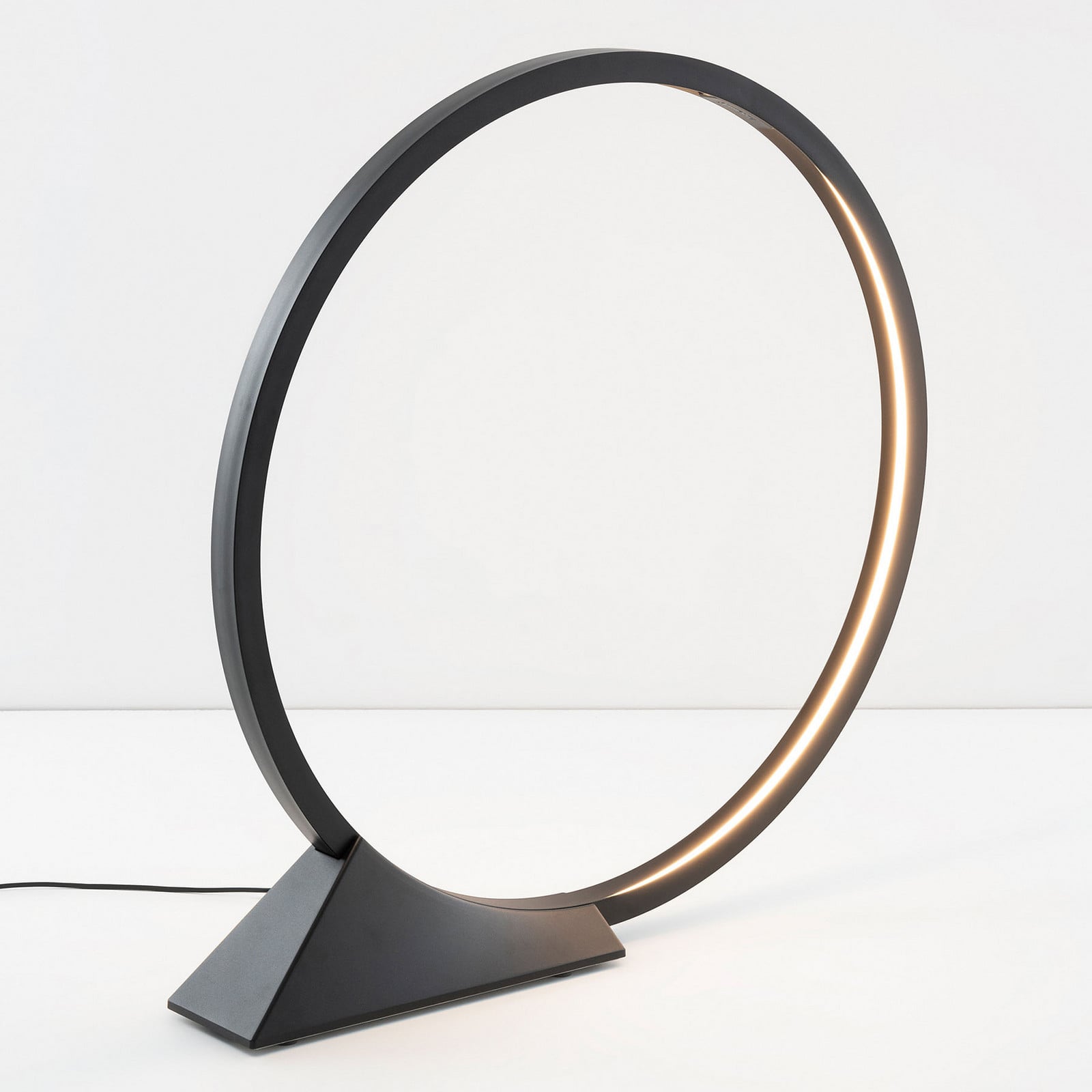 Artemide O lampa stojąca LED App