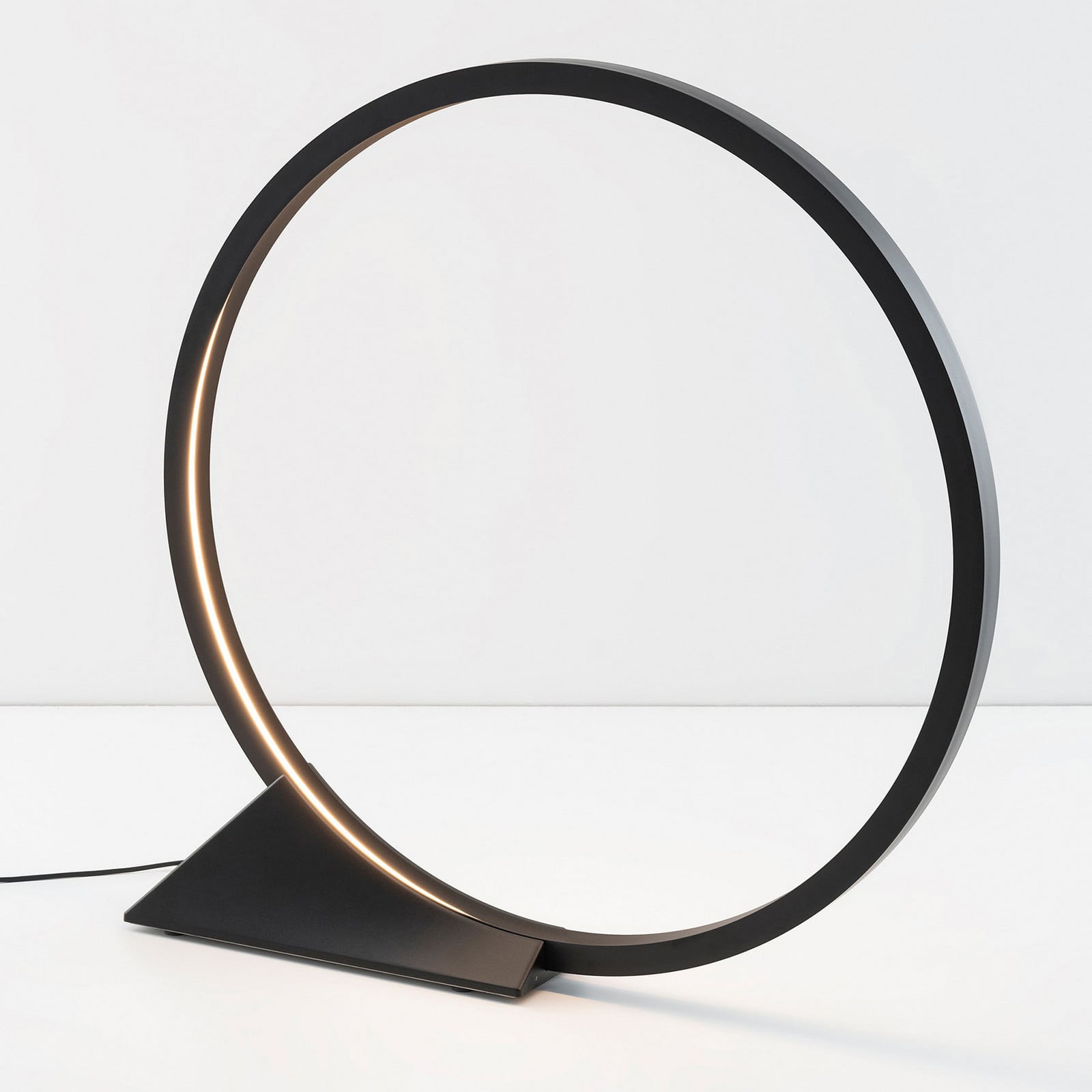Artemide O lampa stojąca LED App