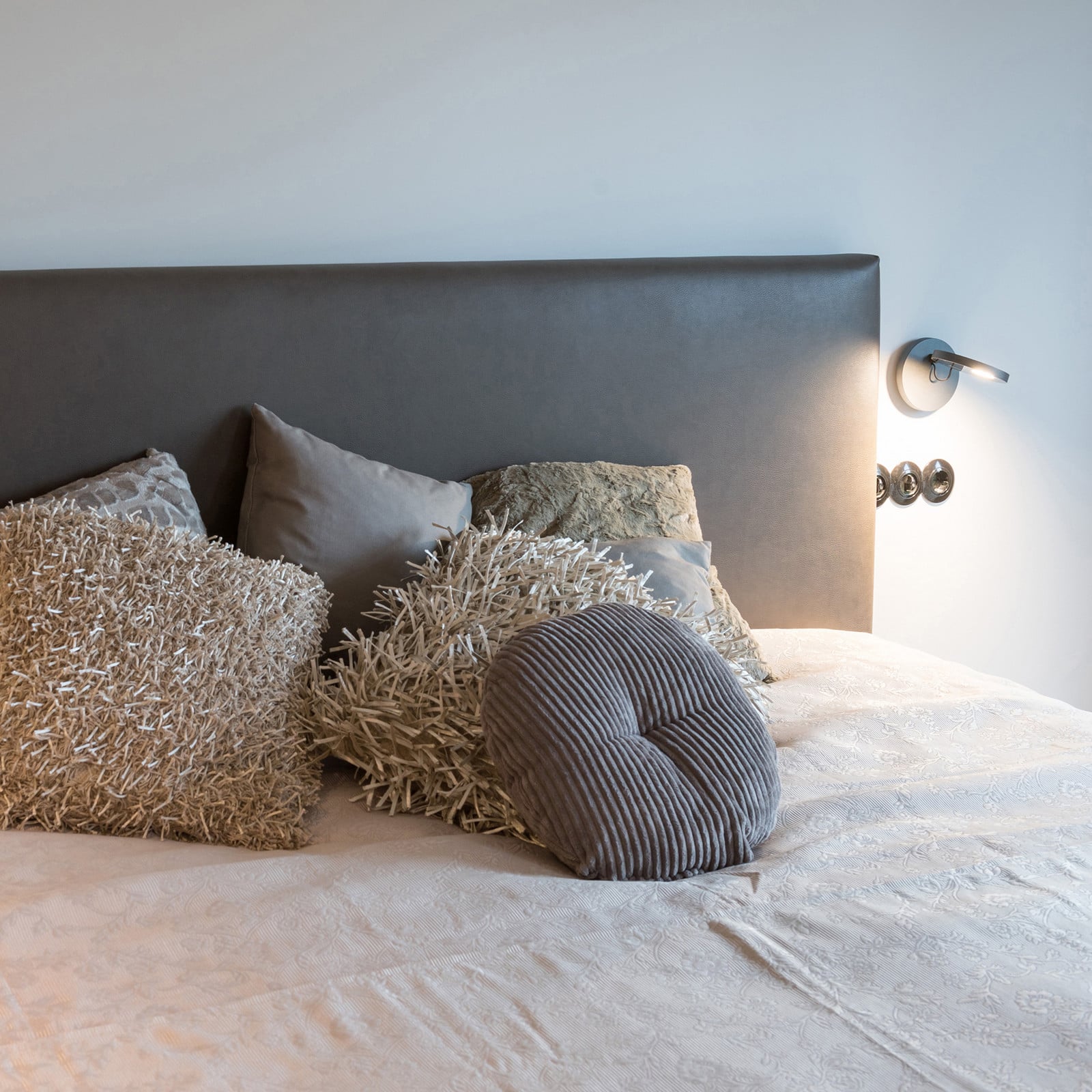 Artemide Demetra Spotlight kinkiet 2700K szary