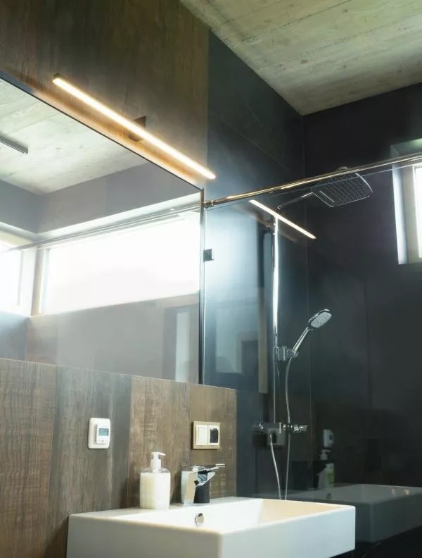 Podłużny Kinkiet Łazienkowy Lampa Ścienna Finger IP54 - obrazek 2