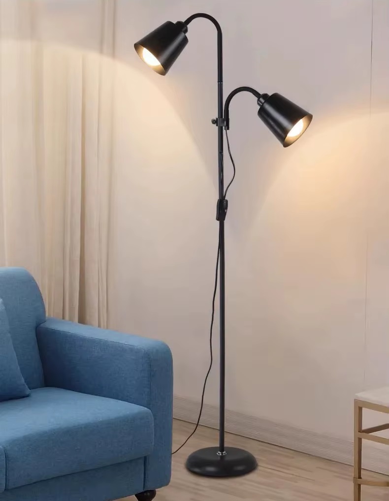 Klasyczna Metalowa Lampa Podłogowa Molli - obrazek 2