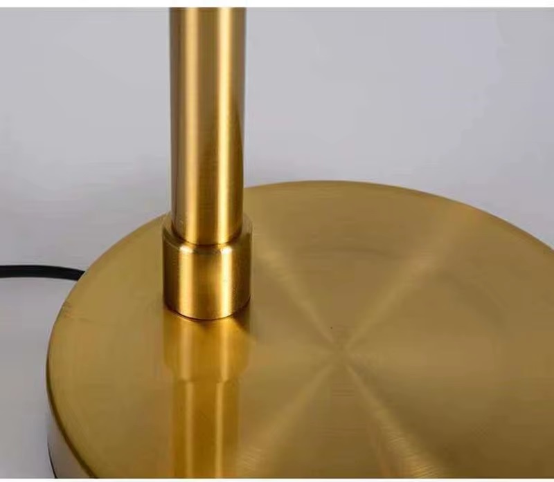 Klasyczna Metalowa Lampa Stołowa Caen Złota - obrazek 6