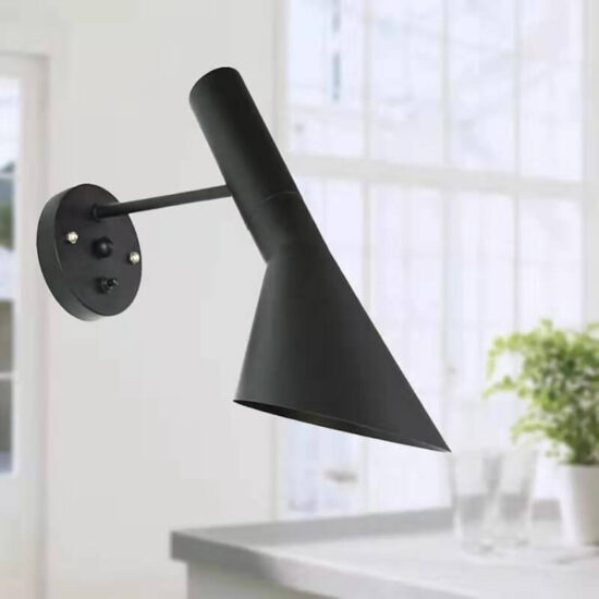 Lampa Arne Jacobsen podłogowa/stołowa/kinkiet skandynawska i minimalistyczna. Do salonu, do sypialni, do gabinetu.