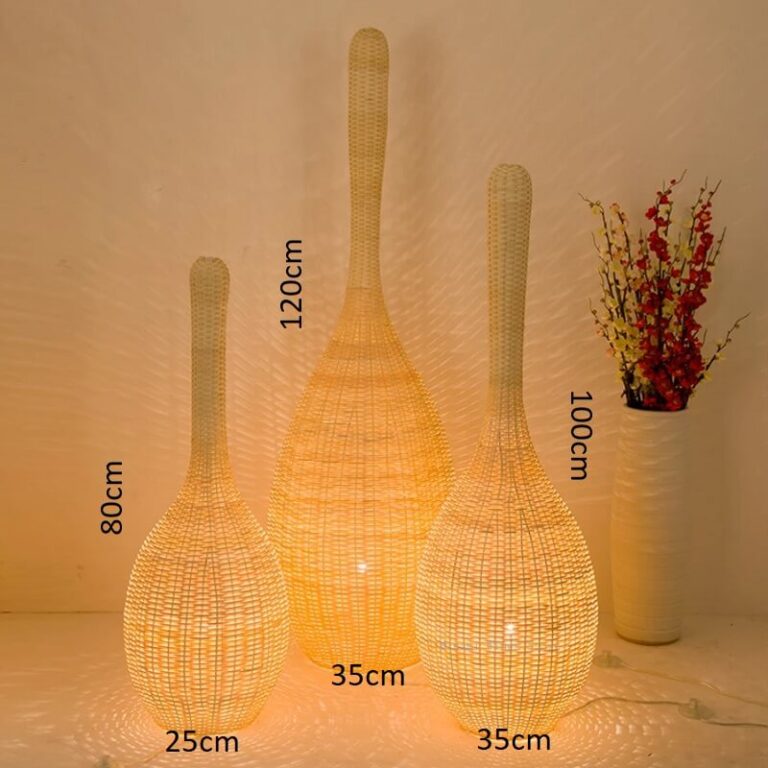 Bambusowa lampa podłogowa Gervasoni Bolla boho, nietypowa i rustykalna. Do salonu, na taras, do sypialni.