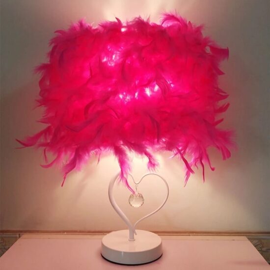 Lampa stołowa Heart kolorowe piórka art deco zmysłowa i stylowa. Do sypialni, do salonu, do gabinetu.