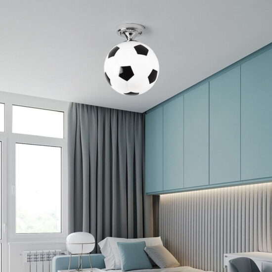 Lampa sufitowa Piłka Nożna LED art deco oryginalna i zjawiskowa. Idealnie nada się do pokoju dziecięcego.