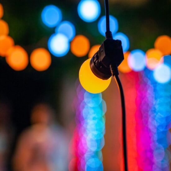Lampki ozdobne Twinkly Festoon 20 zestaw startowy. Rewolucyjne, inteligentne i zjawiskowe lampki RGB. 