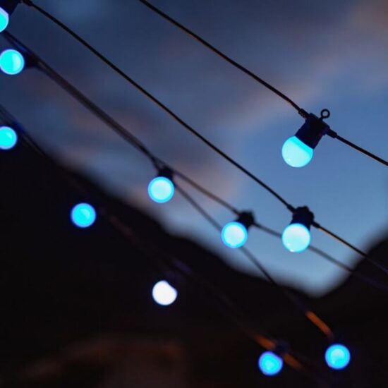 Lampki ozdobne Twinkly Festoon 20 zestaw startowy. Rewolucyjne, inteligentne i zjawiskowe lampki RGB. 