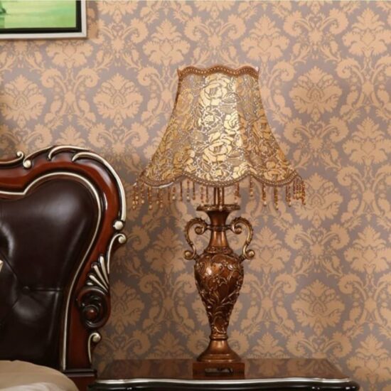 Europejska lampa stojąca vintage żywica koraliki romantyczna i elegancka. Do sypialni, do salonu, do jadalni.
