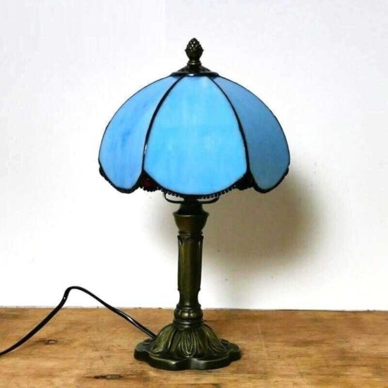Lampa stołowa Tiffany vintage kolorowa, zjawiskowa i oryginalna. Do salonu, do sypialni, do gabinetu.