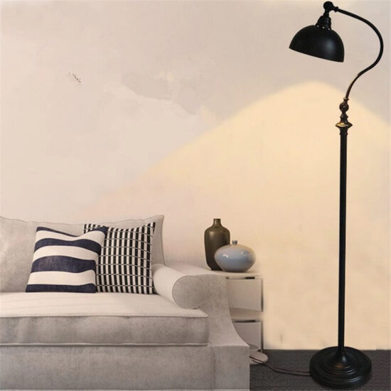 Industrialna lampa podłogowa czarna loft elegancka i stylowa. Do sypialni, do salonu, do gabinetu.