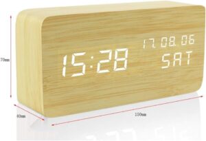 Drewniany zegar cyfrowy budzik z funkcją termometru w kolorze czarnym, białym oraz jasnego i ciemnego drewna