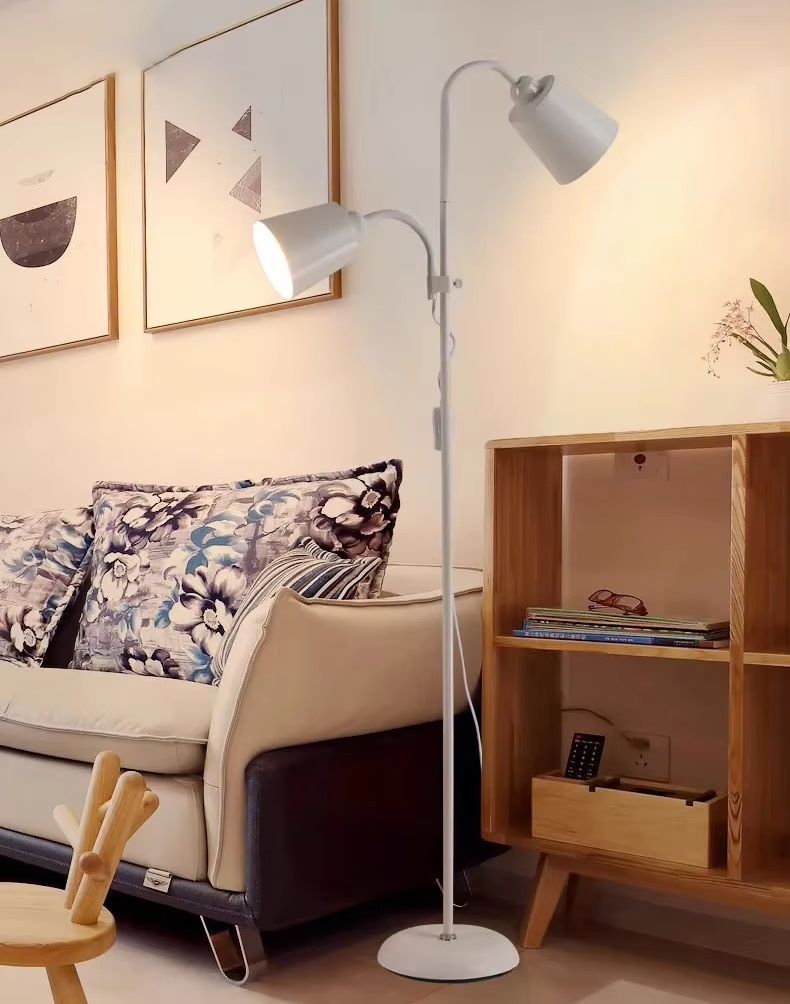 Klasyczna Metalowa Lampa Podłogowa Molli - obrazek 3