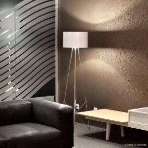 FLOS RAY F2 Lampa stojąca z białym kloszem