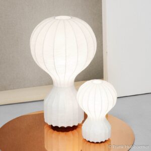 FLOS designerska lampa stołowa Gatto biała wysokość 56 cm