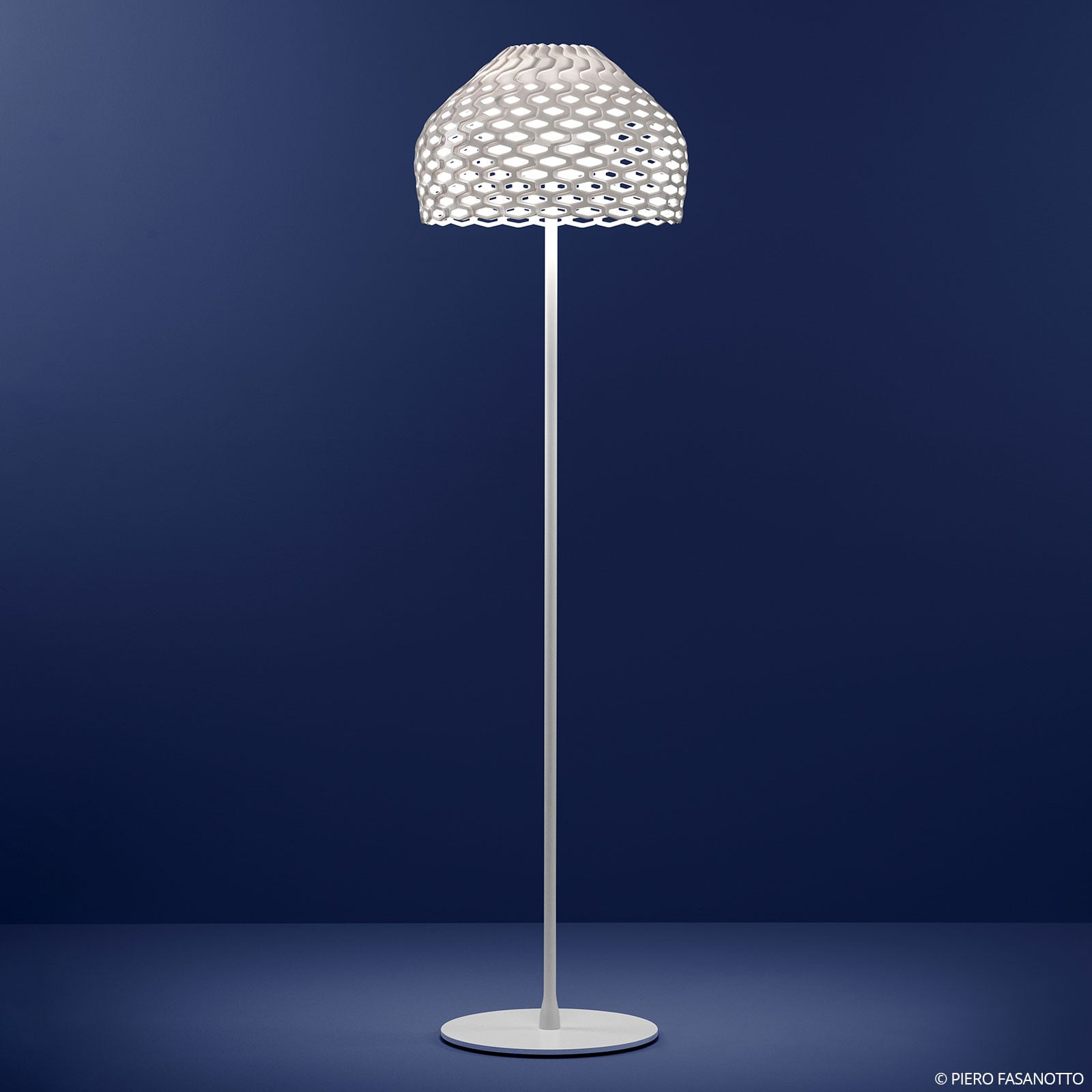 Lampa stojąca FLOS Tatou F ściemniana biała