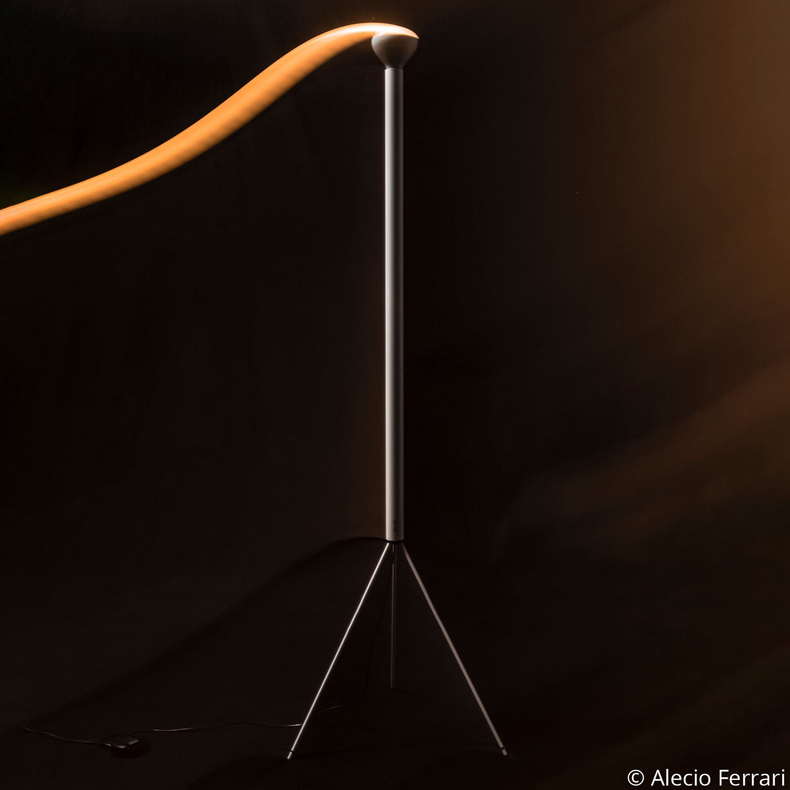 Lampa stojąca FLOS Luminator biały wysokość 189 cm metal