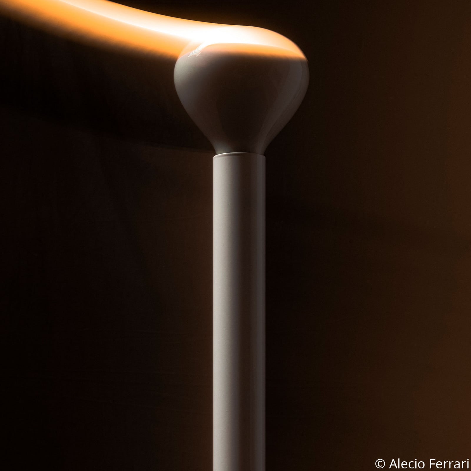 Lampa stojąca FLOS Luminator biały wysokość 189 cm metal