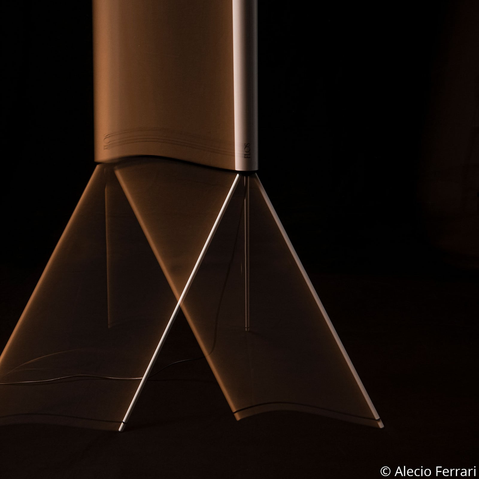 Lampa stojąca FLOS Luminator biały wysokość 189 cm metal