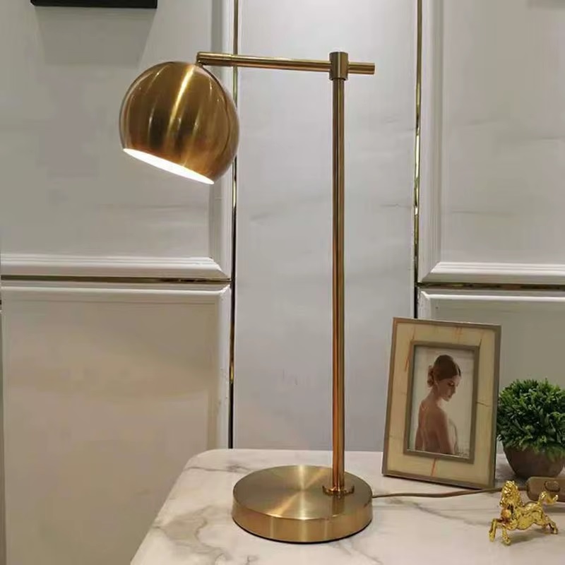 Klasyczna Metalowa Lampa Stołowa Caen Złota - obrazek 4