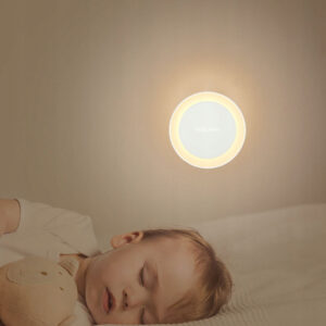 Yeelight Lampka Nocna LED do Gniazdka z Czujnikiem Zmierzchu 2700K 0,5W – Automatyczne Ciepłe Światło