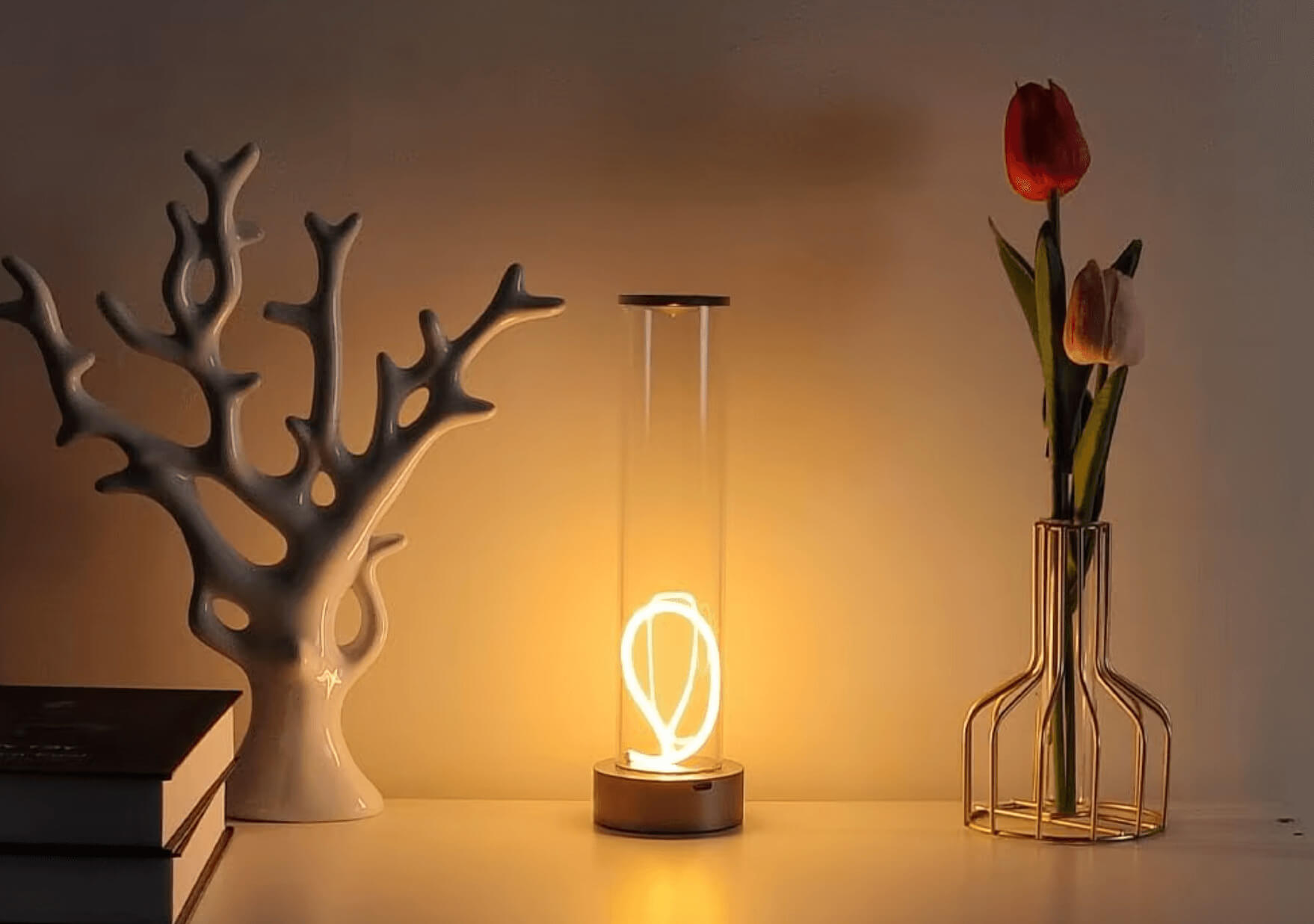 Lampka nocna LED bezprzewodowa magnetyczna