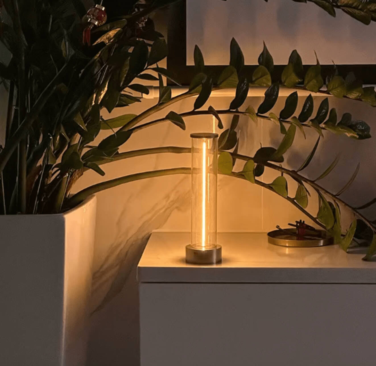 Lampka nocna LED bezprzewodowa magnetyczna