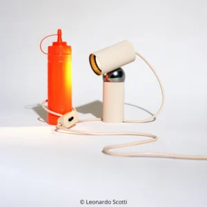 Lampa stołowa FLOS Bilboquet, beżowa, obrotowa, GU10-LED
