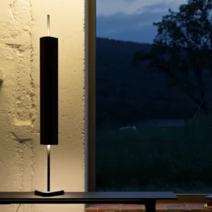 Lampa stołowa LED FLOS Emi, ciemnozielona, ściemniana, wysokość 114 cm