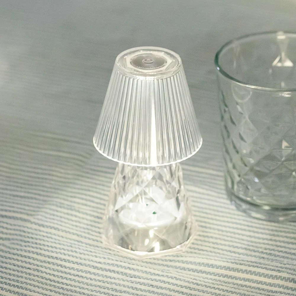 Lampa stołowa LED Newgarden Lola 12 lux, bateria, przezroczysta