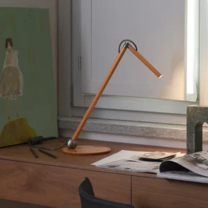Oluce Lampa stołowa LED Calamaio, musztardowo-żółta, metal, wysokość 37 cm