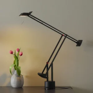 Designerska lampa stołowa Artemide Tizio, czarna