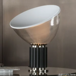 FLOS Taccia lampa stołowa, czarna