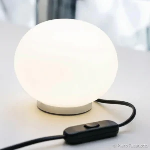 FLOS Glo-Ball Basic Zero - biała lampa stołowa