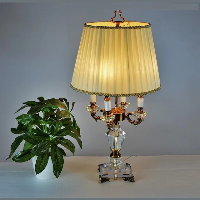 Kryształowa lampa stołowa z abażurem, 4x E14, wys. 73 cm 5 Wersja brązowa z beżowym abażurem