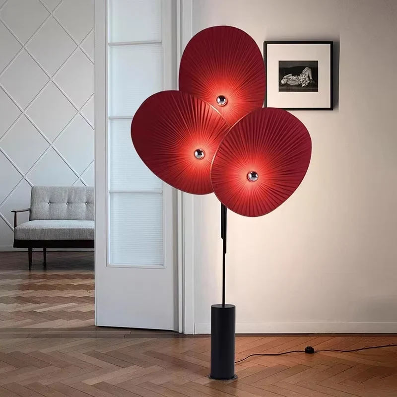 Lampa podłogowa z trzema plisowanymi kloszami w kształcie liści, 180–190 cm 4 Lampa podłogowa z trzema plisowanymi kloszami w kształcie liści, 180–190 cm – zdjęcie 4