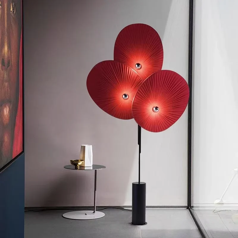 Lampa podłogowa z trzema plisowanymi kloszami w kształcie liści, 180–190 cm 5 Lampa podłogowa z trzema plisowanymi kloszami w kształcie liści, 180–190 cm – zdjęcie 5