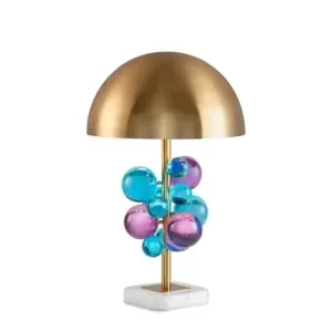 Lampa stołowa z kryształowymi kulami i złotym kloszem – zdjęcie 1