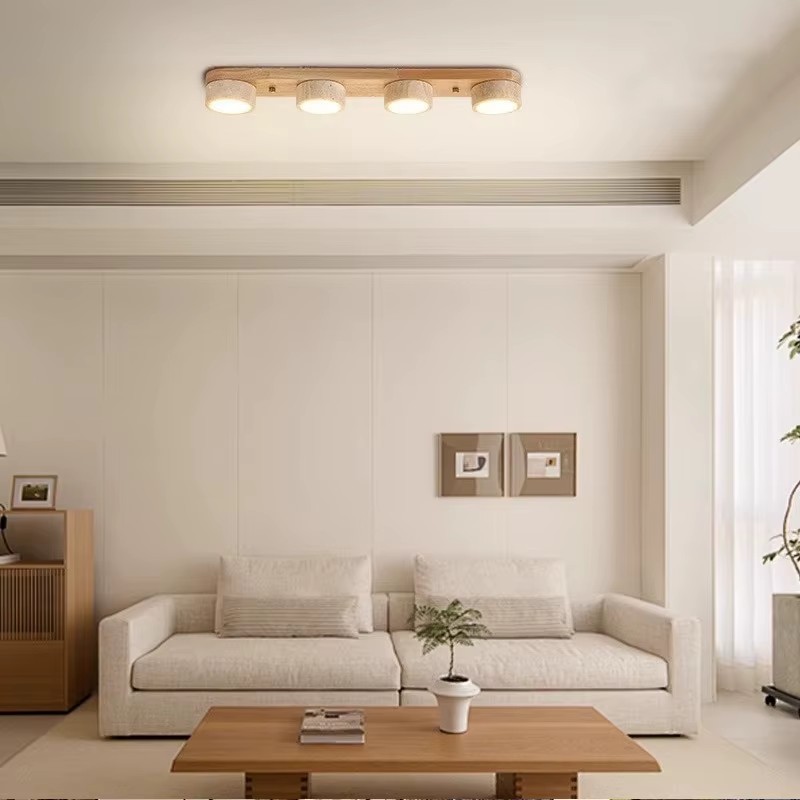 Lampa sufitowa trawertyn i drewno, 2–4 punkty LED na listwie 2 Lampa z trawertynu na listwie w salonie